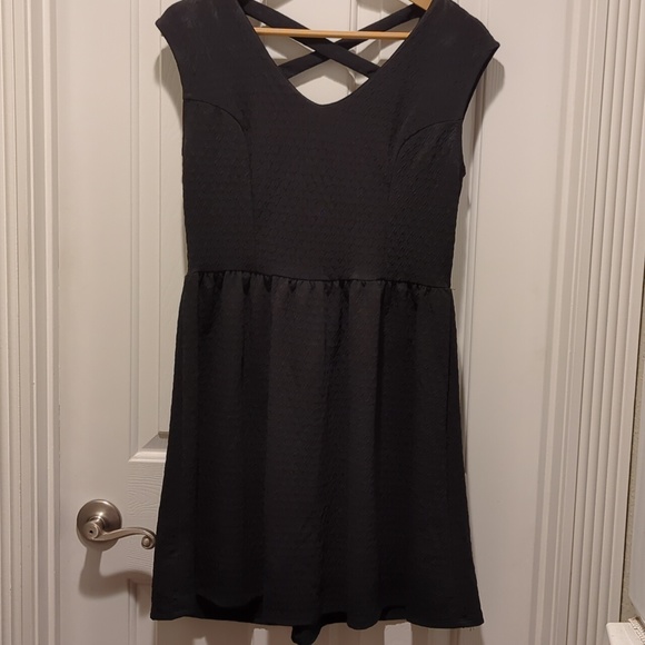 Dress - Picture 1 of 3